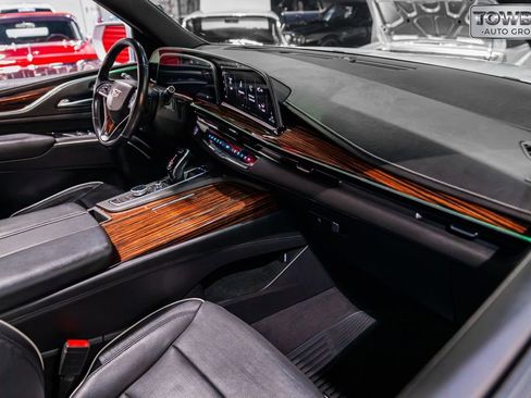 Used 2021 Cadillac Escalade ESV Premium Luxury image 18