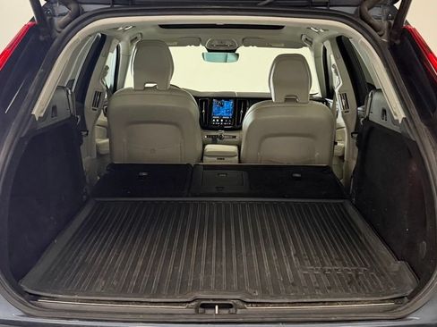 Used 2022 Volvo XC60 B5 Momentum w/ Climate Package AWD/4WD image 27