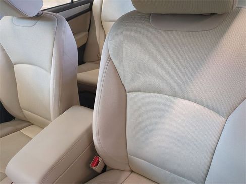 Used 2019 Subaru Legacy 2.5i Premium image 16