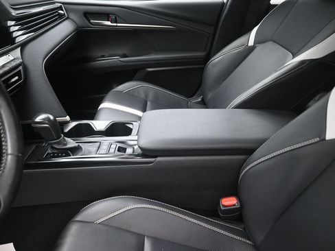 Used 2025 Toyota Camry SE FWD image 21