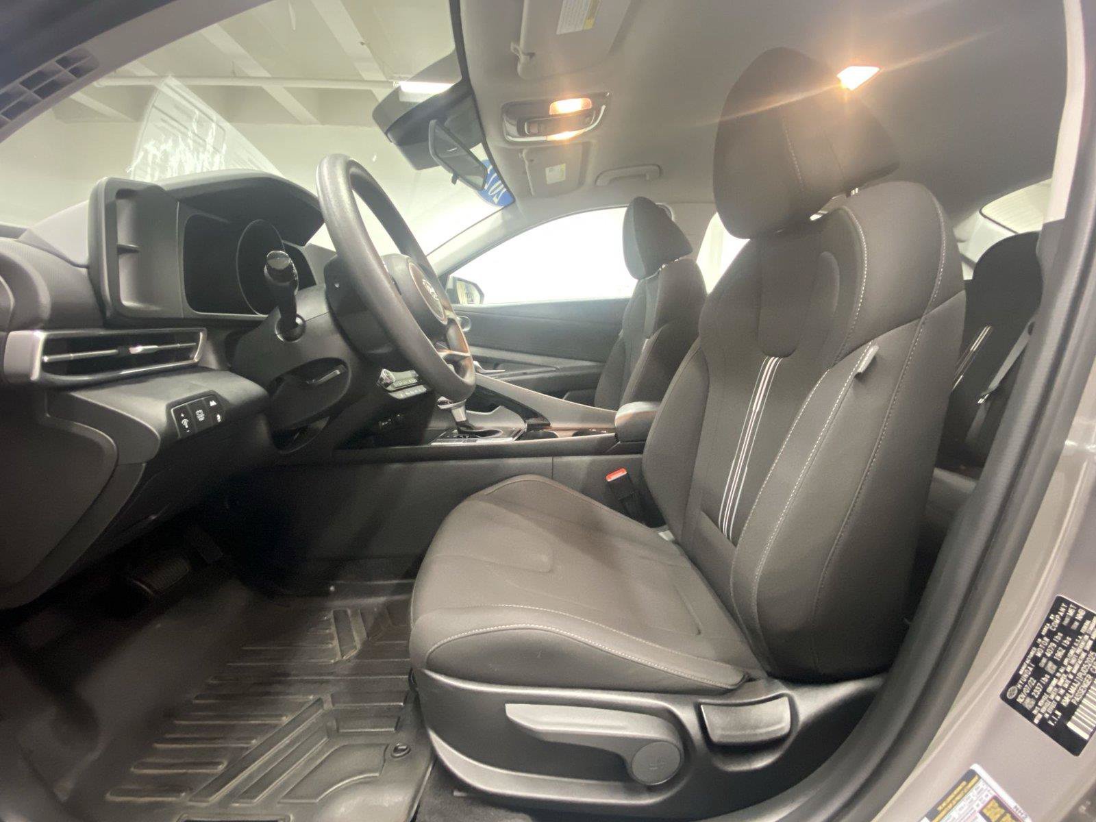 Used 2023 Hyundai Elantra Blue FWD image 17