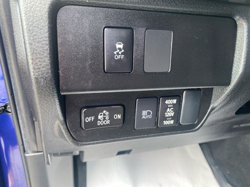 Used 2022 Toyota Tacoma TRD Off-Road image 15