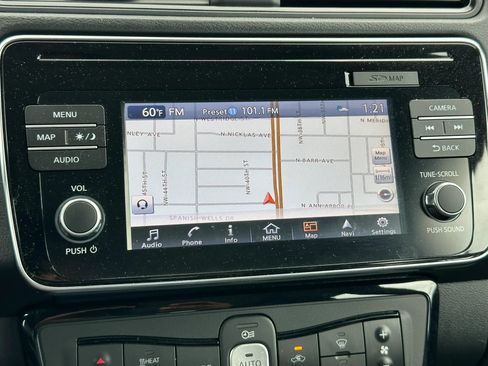 Used 2018 Nissan Leaf SV w/ SV Technology Package FWD image 29