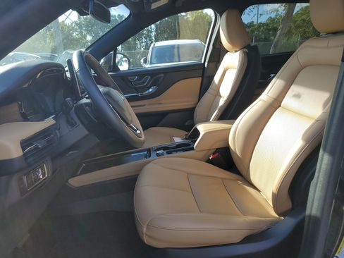 Certified 2023 Lincoln Corsair Reserve image 14