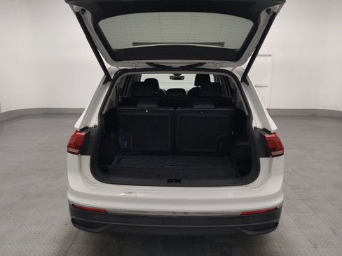 Used 2022 Volkswagen Tiguan SE FWD image 29