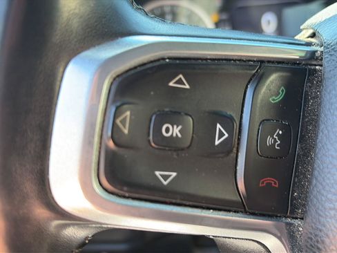 Used 2019 RAM 1500 Laramie AWD/4WD image 13