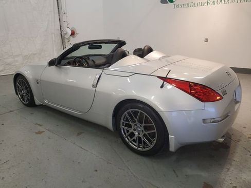 Used 2006 Nissan 350Z Touring image 4