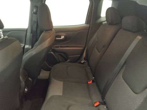Used 2020 Jeep Renegade Altitude FWD image 18