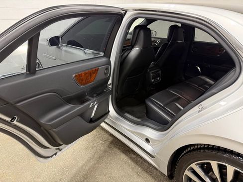 Used 2019 Lincoln Continental Reserve image 27