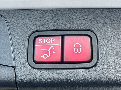 Certified 2022 Mercedes-Benz GLB 250 4MATIC image 31