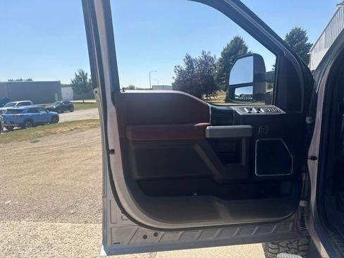 Used 2022 Ford F350 Platinum AWD/4WD image 20