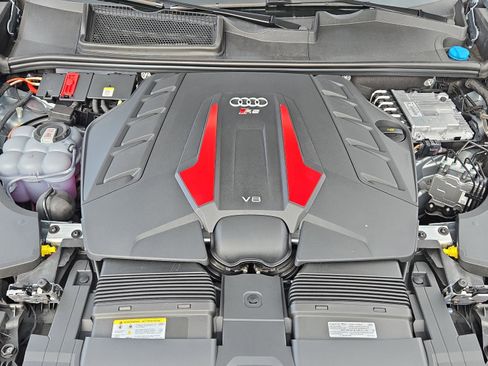New 2025 Audi RS Q8 performance image 24