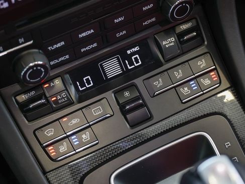 Certified 2018 Porsche 911 Turbo AWD/4WD image 31