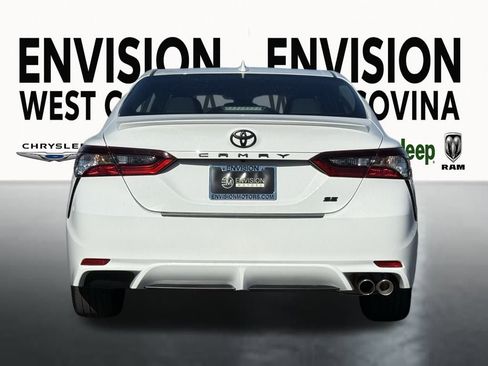 Used 2024 Toyota Camry SE image 9