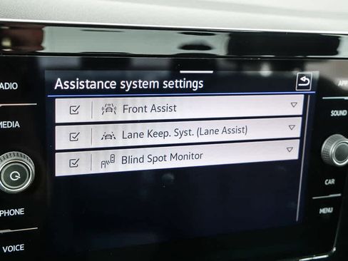 Certified 2025 Volkswagen Jetta SE image 14