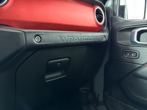 Used 2021 Jeep Wrangler Unlimited Rubicon image 42