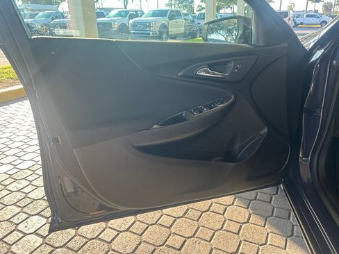 Used 2025 Chevrolet Malibu LT FWD image 33