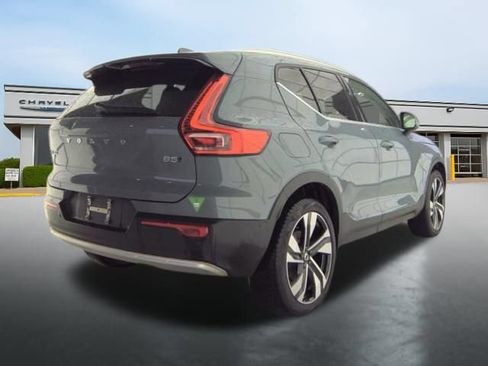 Used 2023 Volvo XC40 B5 Plus w/ Climate Package AWD/4WD image 3