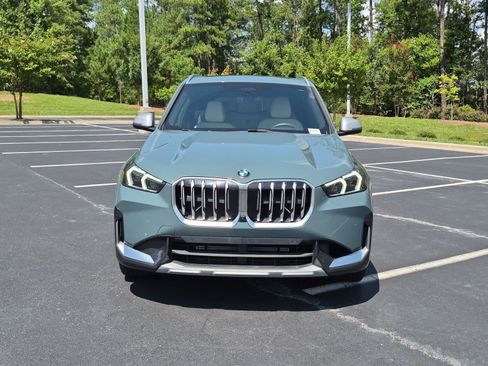 Used 2023 BMW X1 xDrive28i w/ Premium Package AWD/4WD image 3