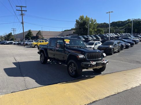 Certified 2025 Jeep Gladiator Mojave w/ Convenience Group AWD/4WD image 6