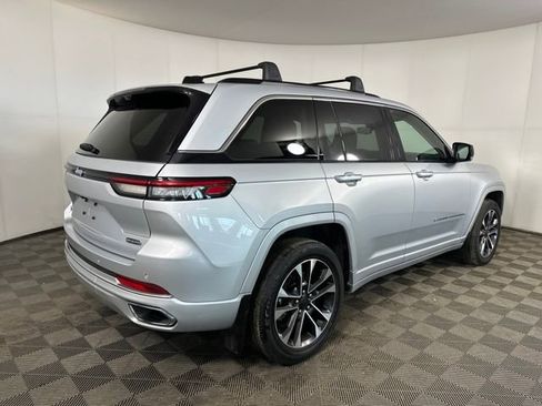 Used 2022 Jeep Grand Cherokee Overland w/ Advanced Protech Group III image 3