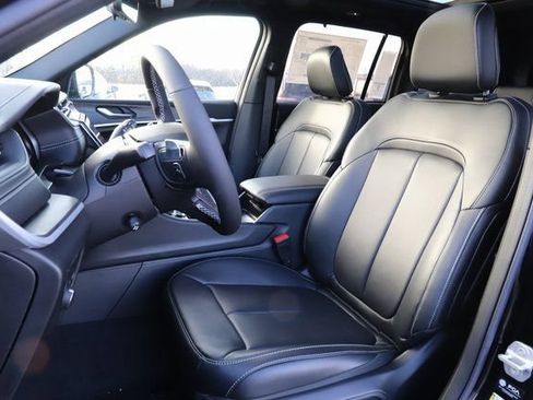 New 2025 Jeep Grand Cherokee Limited w/ Luxury Tech Group II AWD/4WD image 10