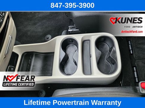 Used 2022 Chrysler Voyager LX image 55