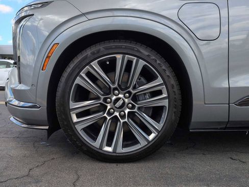 Used 2026 Cadillac Vistiq Platinum AWD/4WD image 29