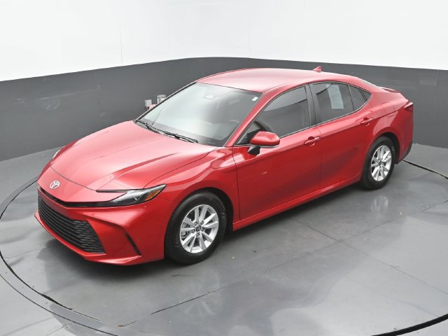 Used 2025 Toyota Camry LE FWD image 39