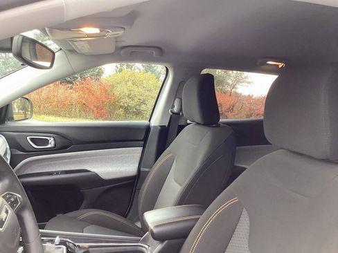 Used 2022 Jeep Compass Sport image 14