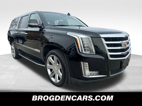 Used 2020 Cadillac Escalade ESV Premium Luxury image 10
