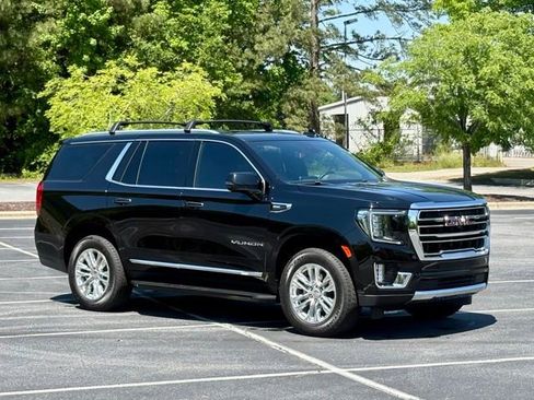 Used 2024 GMC Yukon SLT w/ SLT Luxury Package AWD/4WD image 10