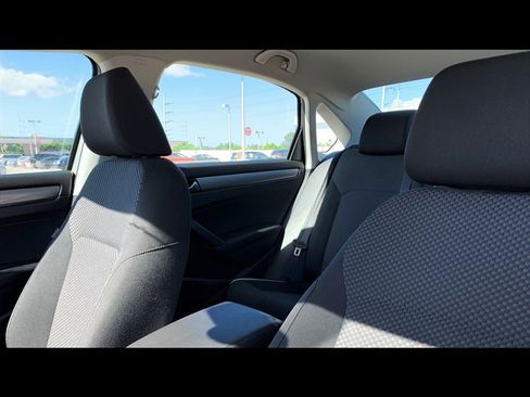 Used 2013 Volkswagen Passat 2.5 S FWD image 10