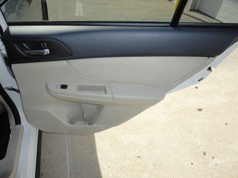 Used 2013 Subaru Crosstrek 2.0i Premium image 16