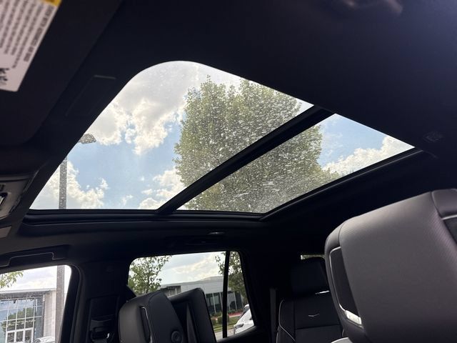 Certified 2026 Cadillac Escalade Luxury AWD/4WD image 19