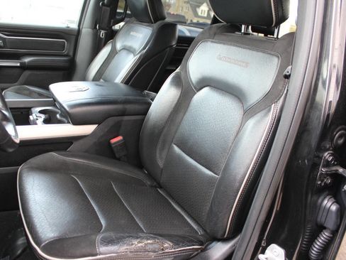 Used 2019 RAM 1500 Laramie w/ Sport Appearance Package image 11