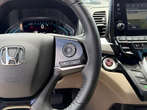 Used 2024 Honda Odyssey Touring image 19