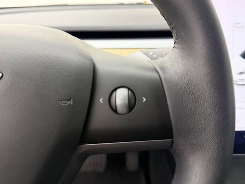 Used 2021 Tesla Model 3 Standard Range Plus image 17