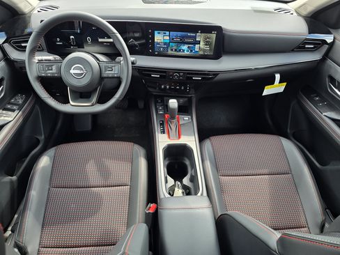 Used 2025 Nissan Kicks SR w/ Illumination Package AWD/4WD image 9