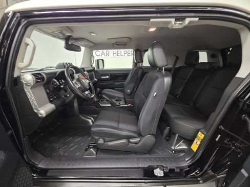 Used 2014 Toyota FJ Cruiser 4WD w/ Upgrade Package image 22