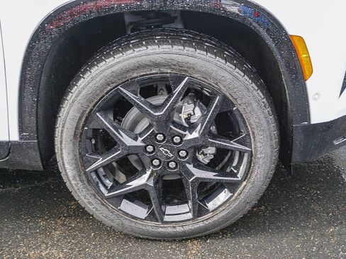 New 2026 Chevrolet Traverse RS image 11