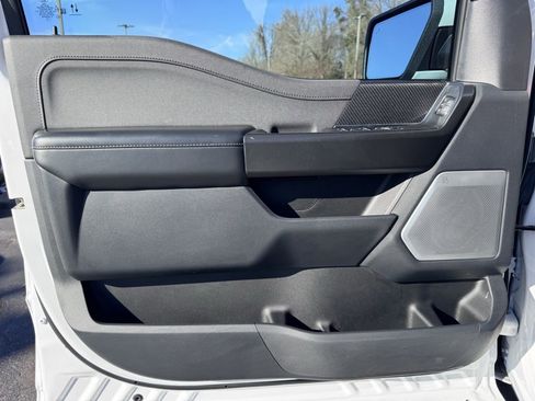 Used 2022 Ford F150 Raptor w/ Raptor 37 Performance Package image 37