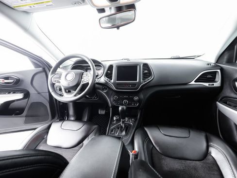Used 2022 Jeep Cherokee Latitude AWD/4WD image 18