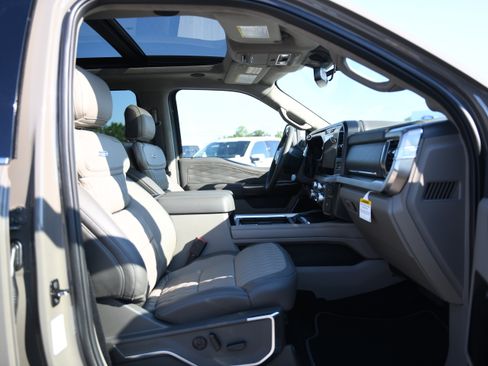 New 2026 Ford F250 Platinum w/ Platinum Plus Package AWD/4WD image 15