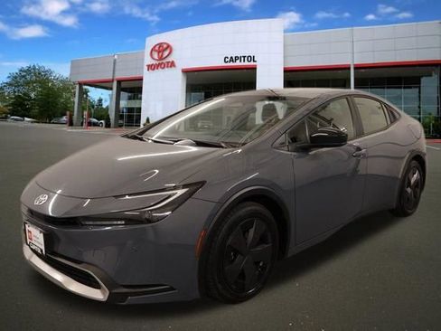 Used 2024 Toyota Prius Prime FWD image 6