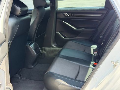 Used 2018 Honda Accord Sport image 17