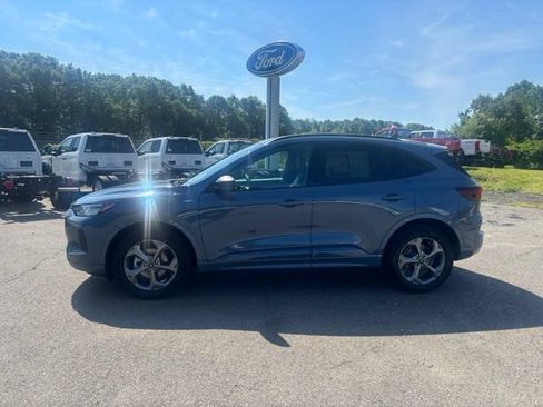 Used 2023 Ford Escape ST-Line w/ Tech Pack #1 AWD/4WD image 2
