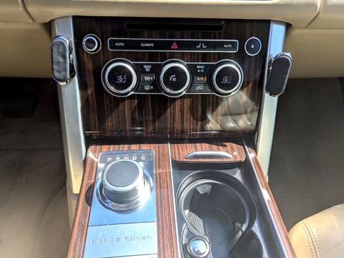 Used 2016 Land Rover Range Rover HSE image 21