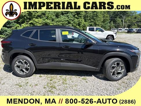 New 2026 Chevrolet Trax LT w/ LT Convenience Package FWD image 13