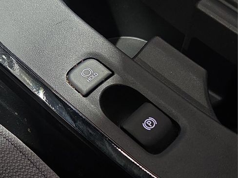 Certified 2025 Toyota Corolla SE w/ SE Premium Package image 22